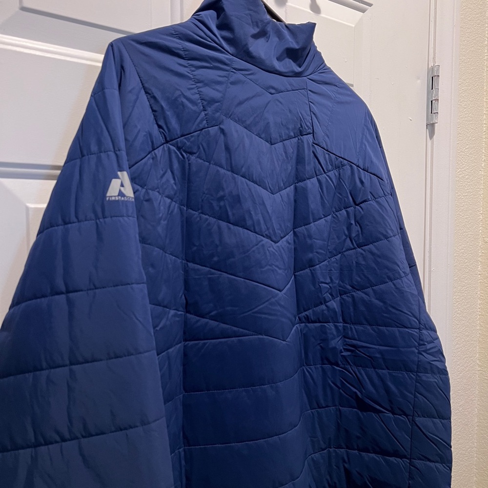 Eddie Bauer XXL winter jacket,reversible blue/red almost like New! - Picture 4 of 6